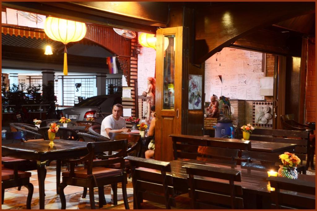 Gold Coast Inn Pattaya Extérieur photo