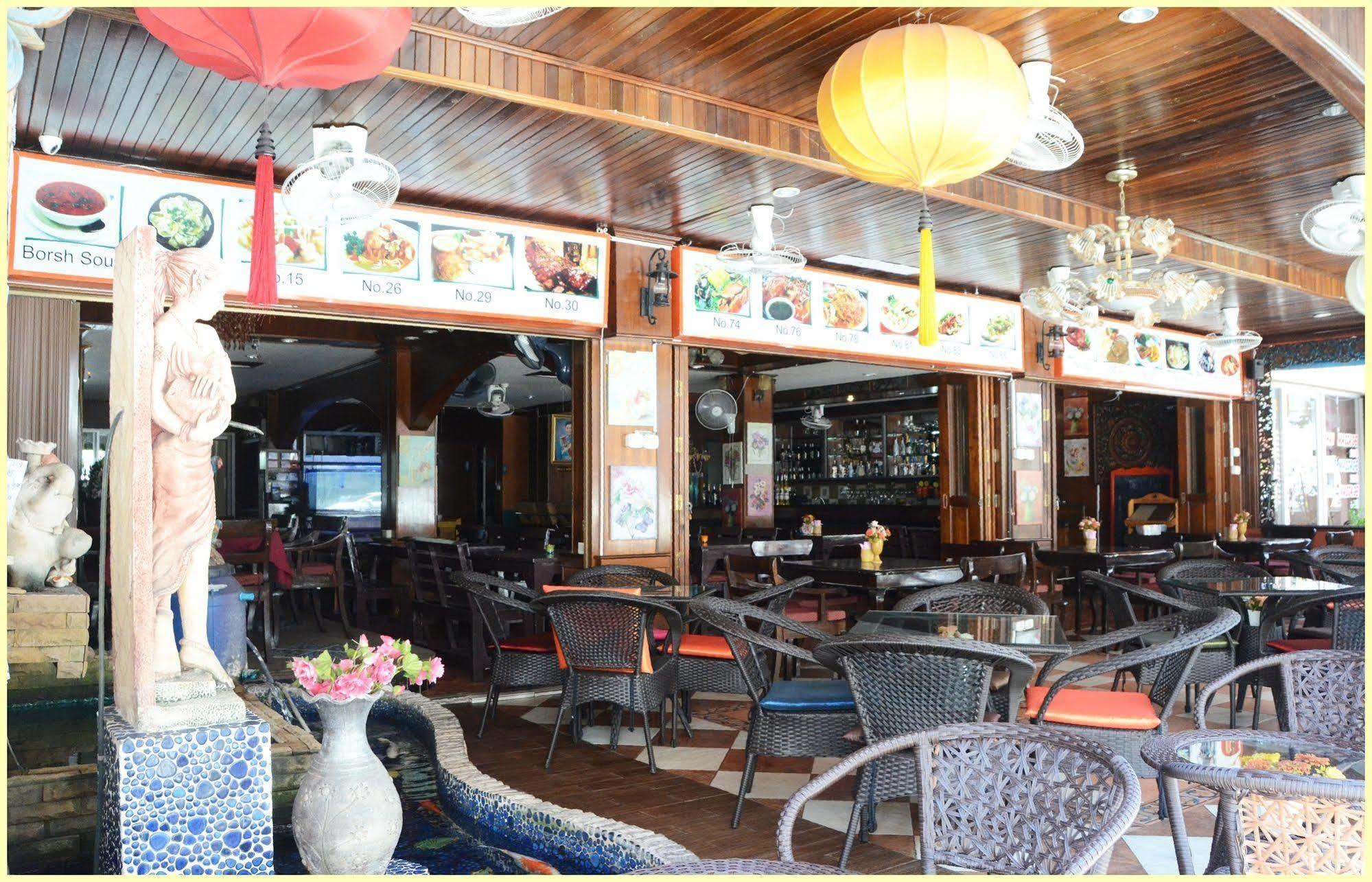 Gold Coast Inn Pattaya Extérieur photo